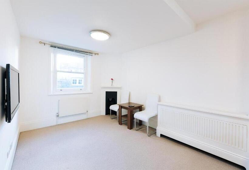 ホテル The Chapter Mayfair Residences