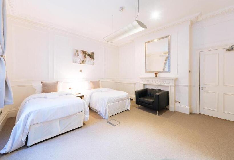 ホテル The Chapter Mayfair Residences