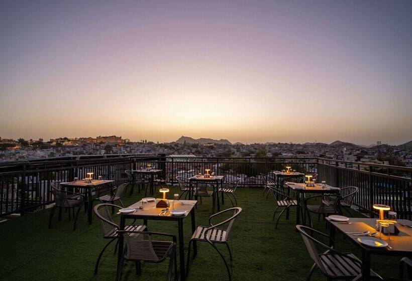 هتل The Mangal View Residency  A Luxury Boutique Business