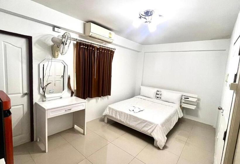 بنسيون Ban Rim Lay Bangsaen Hotel