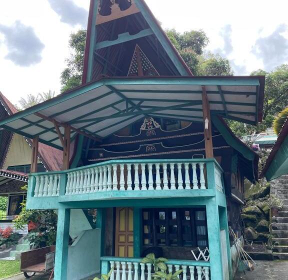 פנסיון Marroan Acc