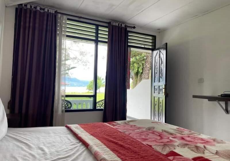 פנסיון Marroan Acc