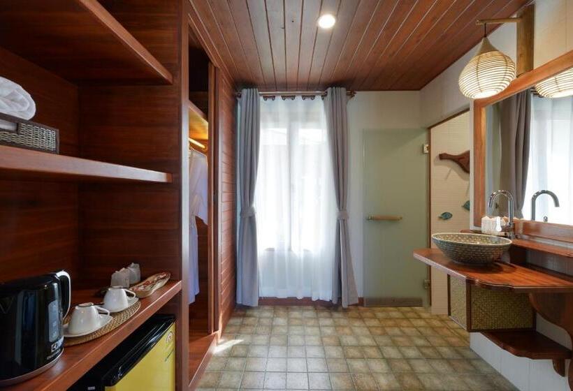 Pingchan Koh Phangan Beachfront Resort