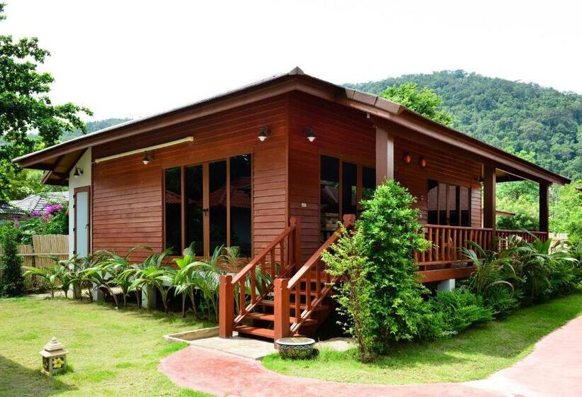 Pingchan Koh Phangan Beachfront Resort