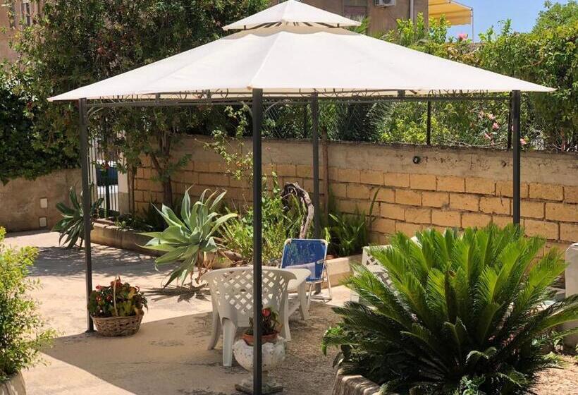 B&b Scala Dei Turchi Beach