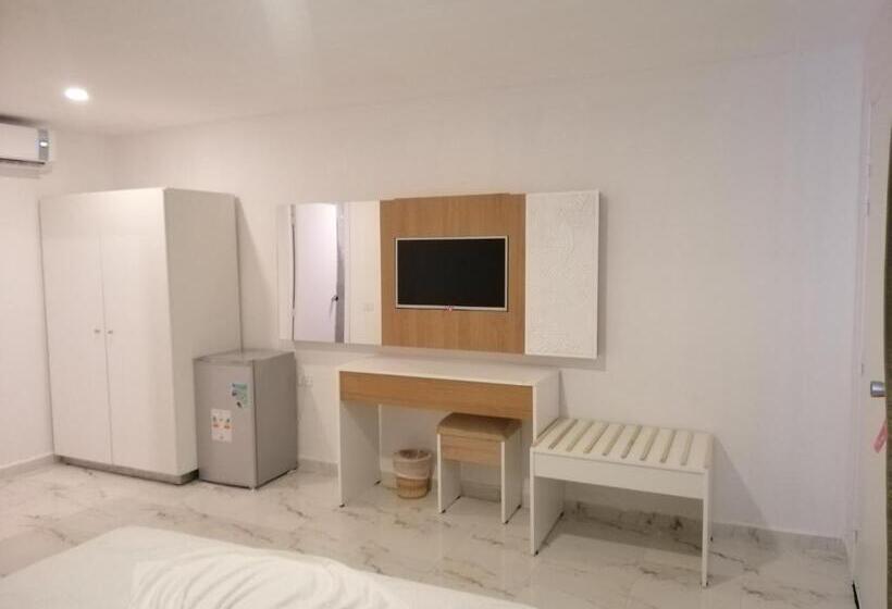 호텔 Neptunia Skanes