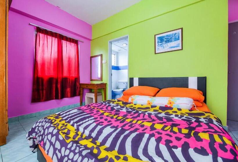 Отель Oyo 90398 Sunshine Bay Resort Port Dickson Private Condo