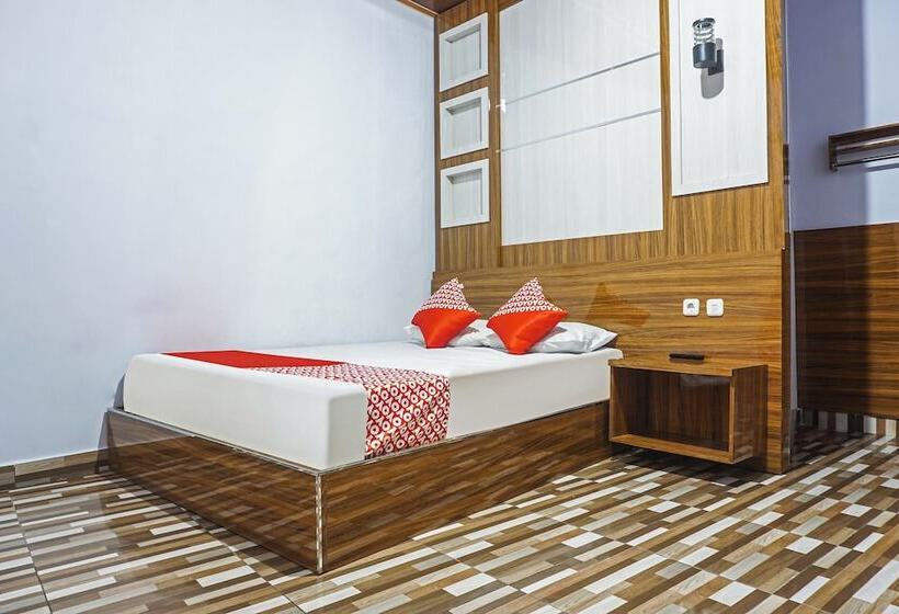 هتل Oyo 90925 Penginapan Dafandra Beach