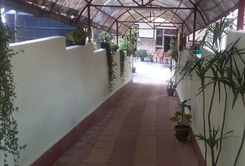 فندق Roys Rabdentse Residency