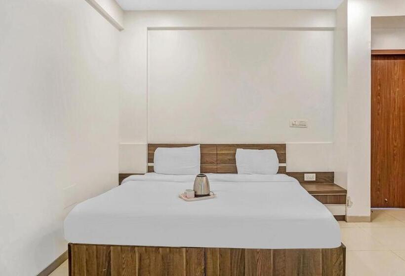 فندق Super Townhouse The Upper Room Near Pune Airport