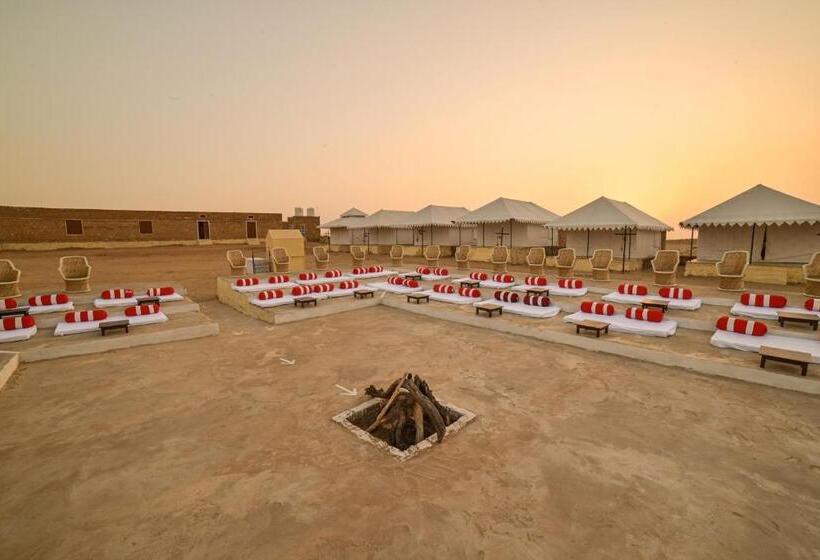 ホテル The Carvaans Resort