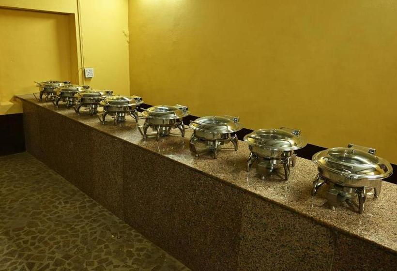 ホテル The Carvaans Resort