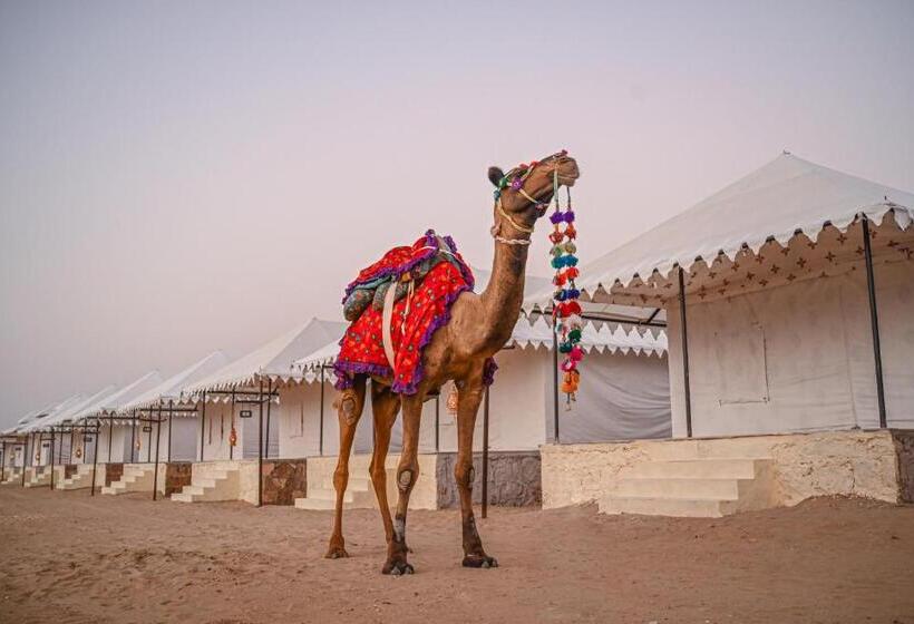 ホテル The Carvaans Resort