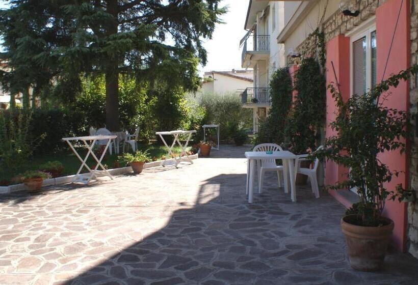 פנסיון Affittacamere La Buganvillea