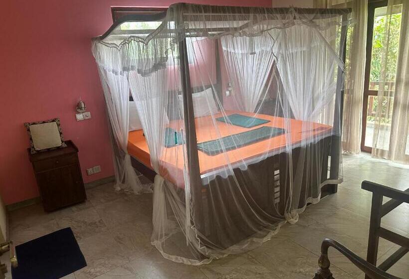 Пансион Green Villa