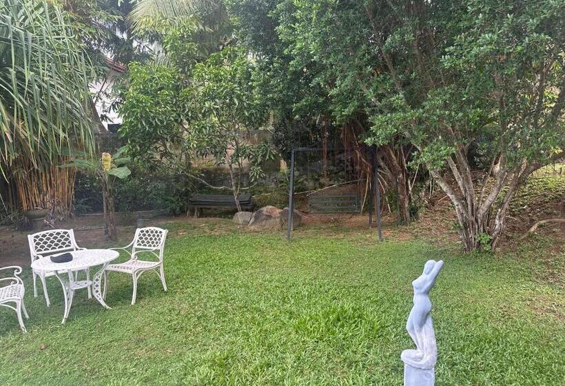 Пансион Green Villa