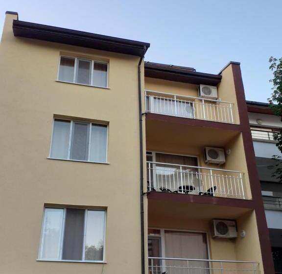 פנסיון Guest House Kostovi