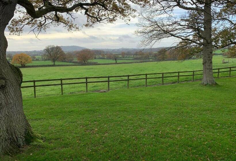 فندق صغير The Coppleridge Inn