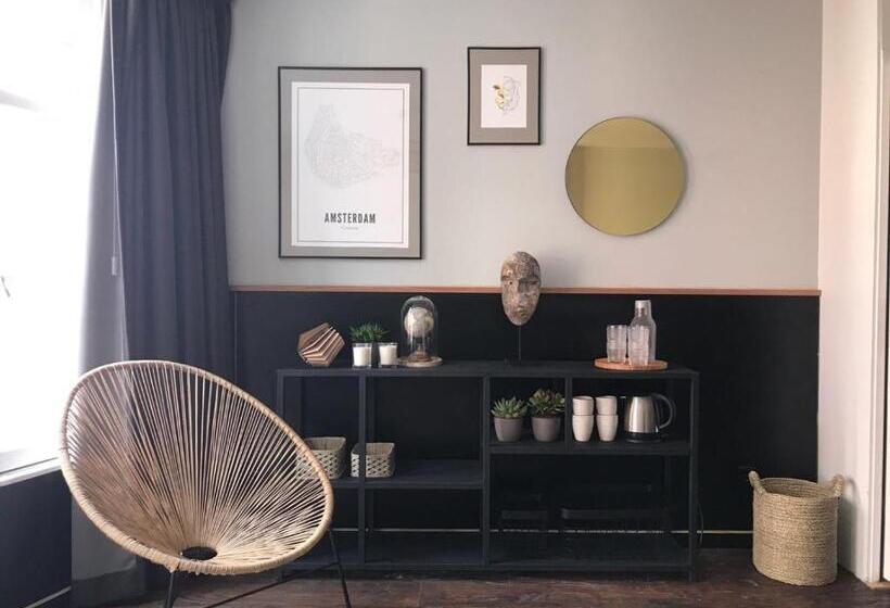 Amsterdam Red Light Bed & Breakfast