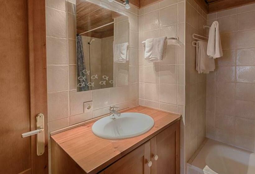 住宿加早餐  Saplan Real Estate Pleta Nheu