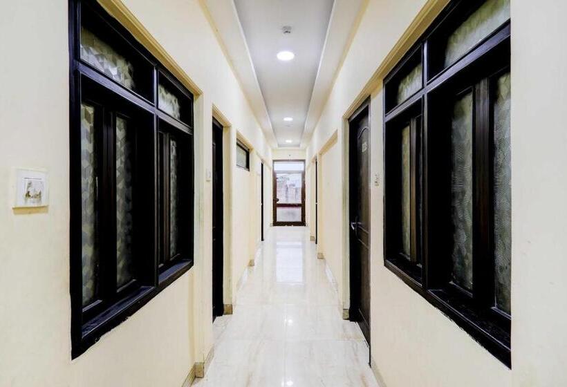 Collection O Hotel Pal Avadh