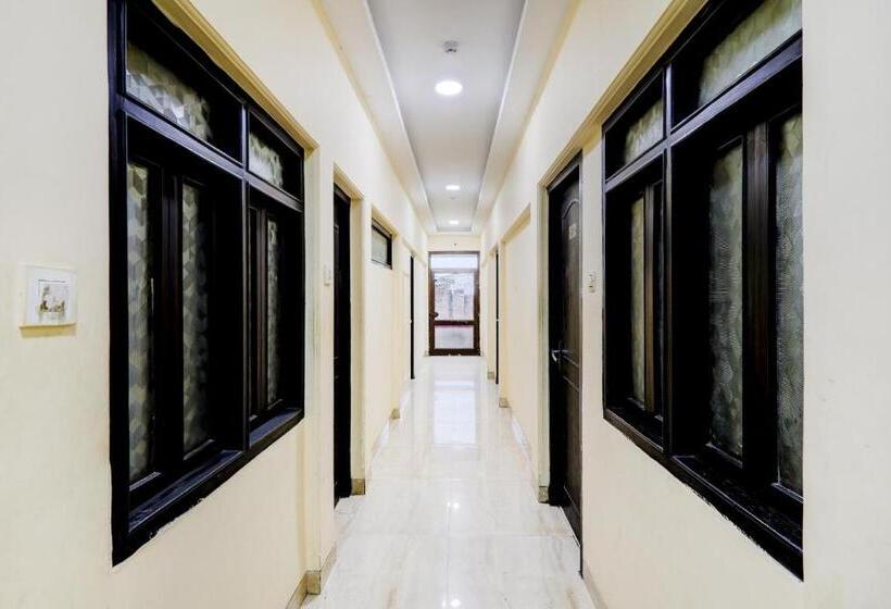 Collection O Hotel Pal Avadh