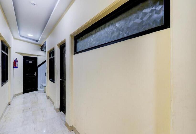 Collection O Hotel Pal Avadh