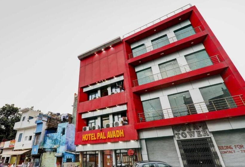 Collection O Hotel Pal Avadh