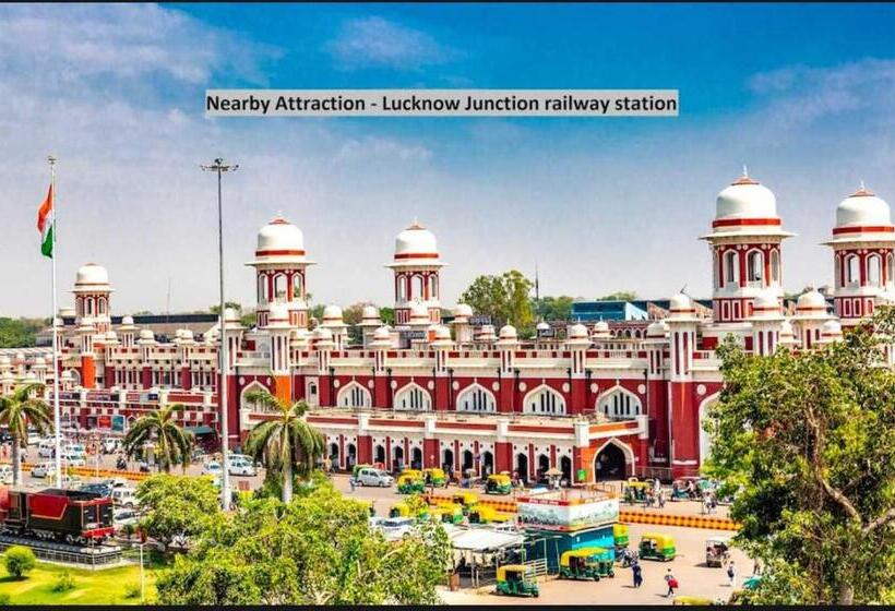 Collection O Hotel Pal Avadh