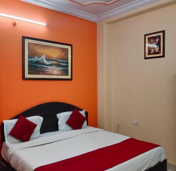 Collection O Hotel Pal Avadh