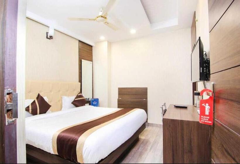 Collection O Hotel Pal Avadh