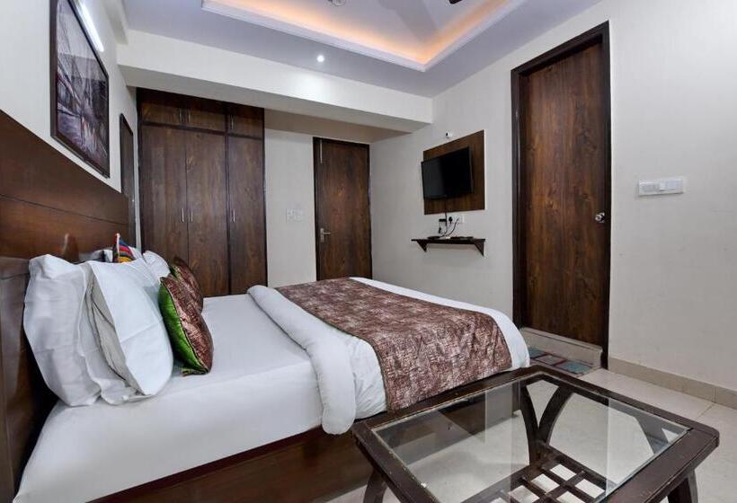 ホテル Admire Inn Atta Market, Noida Sector 18