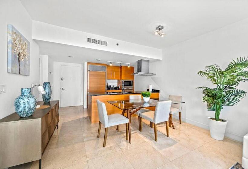 Icon Brickell Luxury Residence