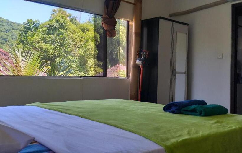 פנסיון Amed View Guesthouse