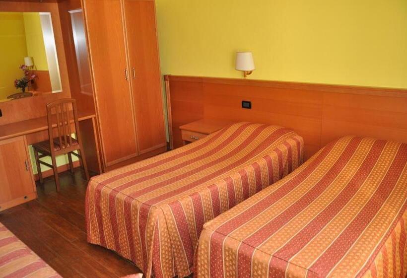 پانسیون Friendship Palace