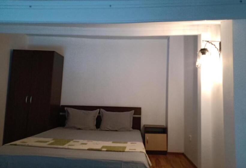 ペンション Guest House аnestievi