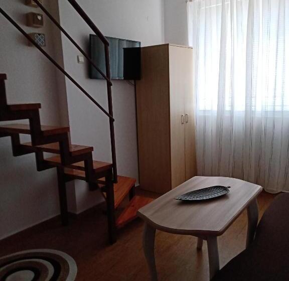 ペンション Guest House аnestievi