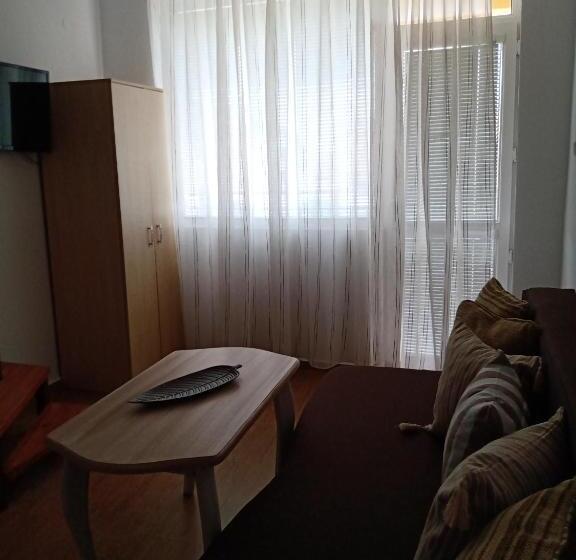 ペンション Guest House аnestievi