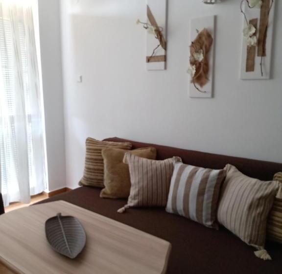 ペンション Guest House аnestievi