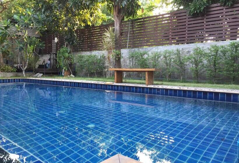 פנסיון Nature Home