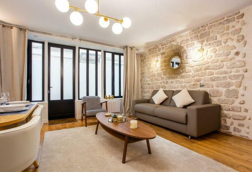 Wonderful Home In Paris