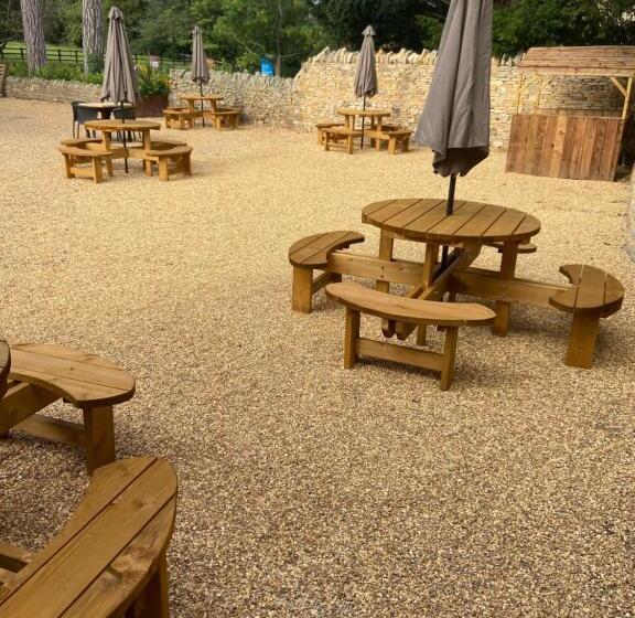 호스텔 Horse & Hound Inn