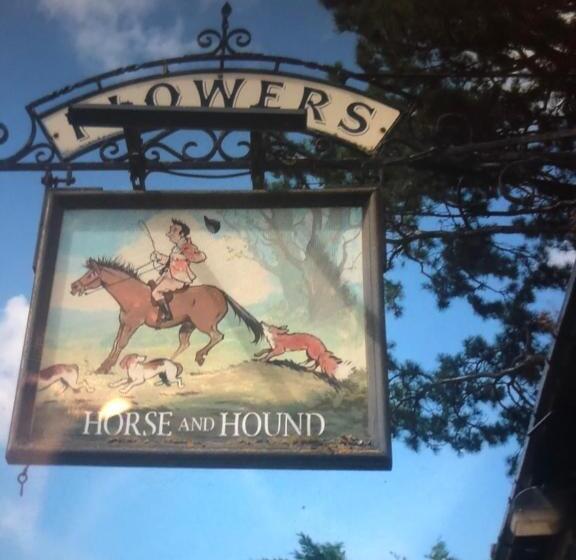 호스텔 Horse & Hound Inn