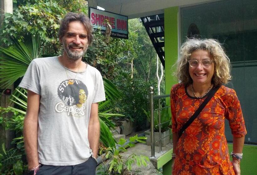 Общежитие Shrine Inn