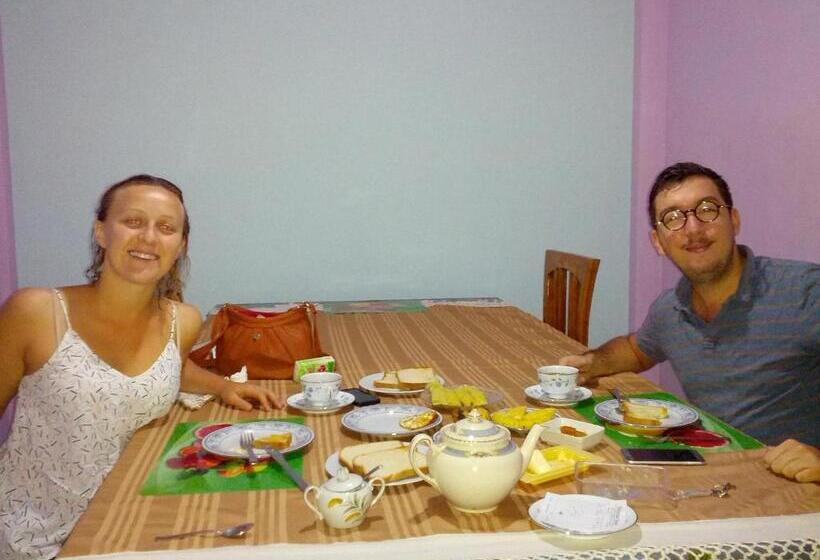 Общежитие Shrine Inn