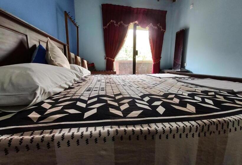 Общежитие Shrine Inn