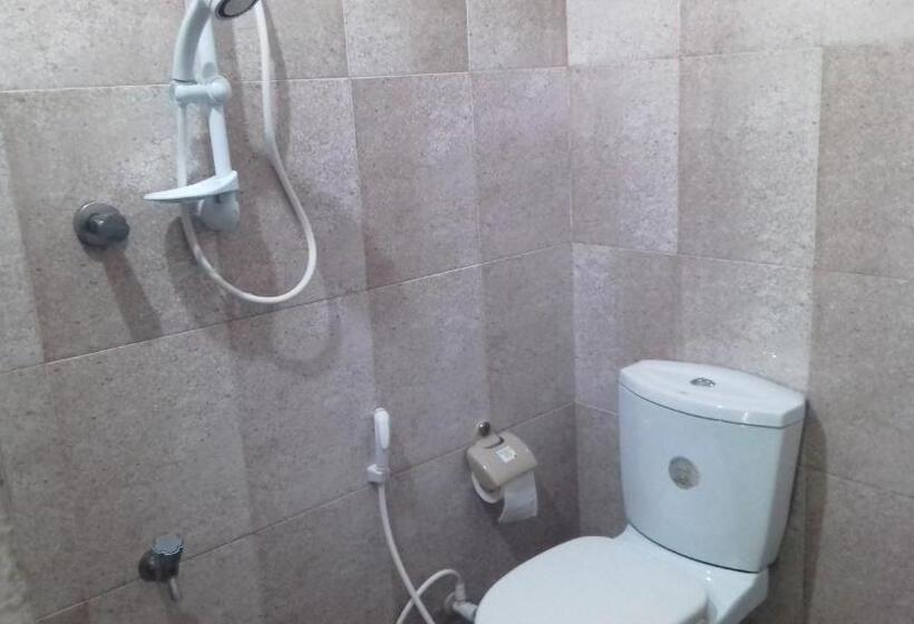 Общежитие Shrine Inn