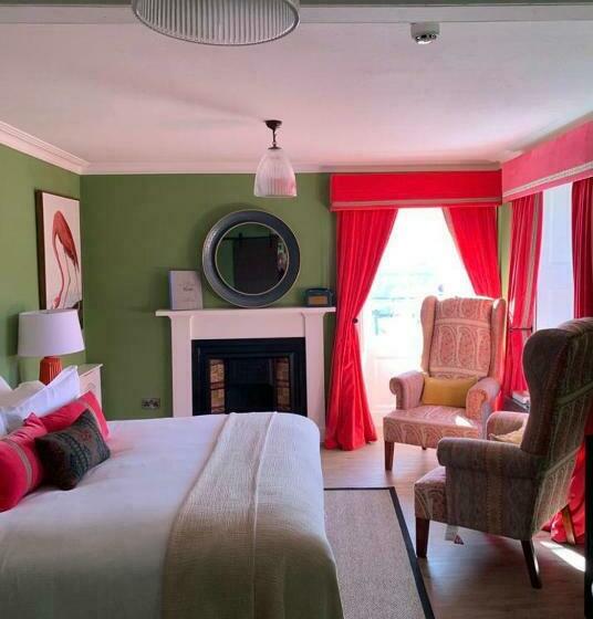 فندق صغير The Inn At Loch Tummel