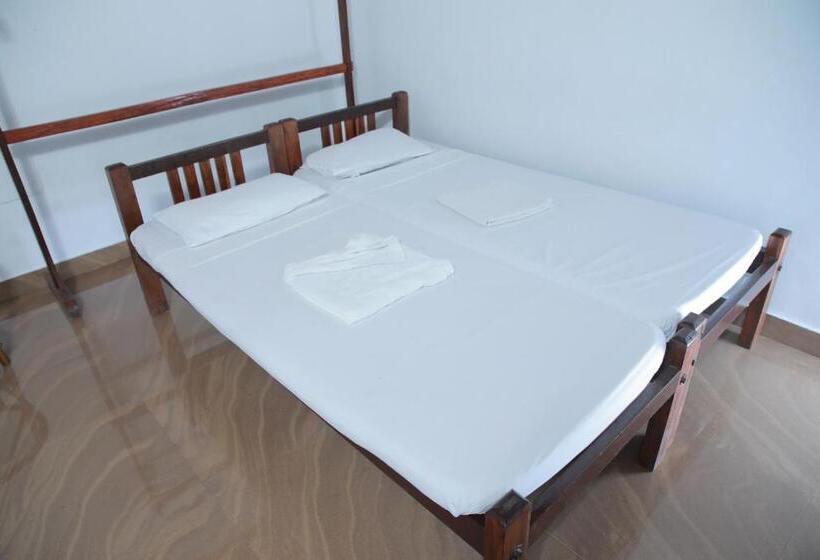 Отель Malayalam Lake Resort