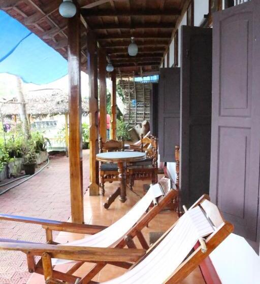 Отель Malayalam Lake Resort